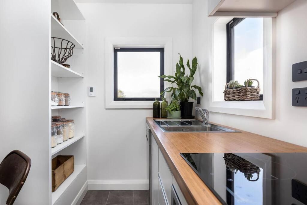 Apartment 2 - Haddin Court - Stunning Executive Blenheim Kültér fotó