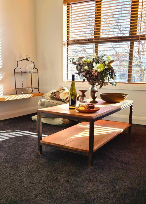 Apartment 2 - Haddin Court - Stunning Executive Blenheim Kültér fotó
