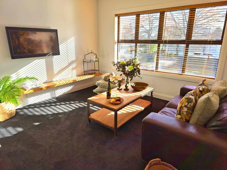 Apartment 2 - Haddin Court - Stunning Executive Blenheim Kültér fotó
